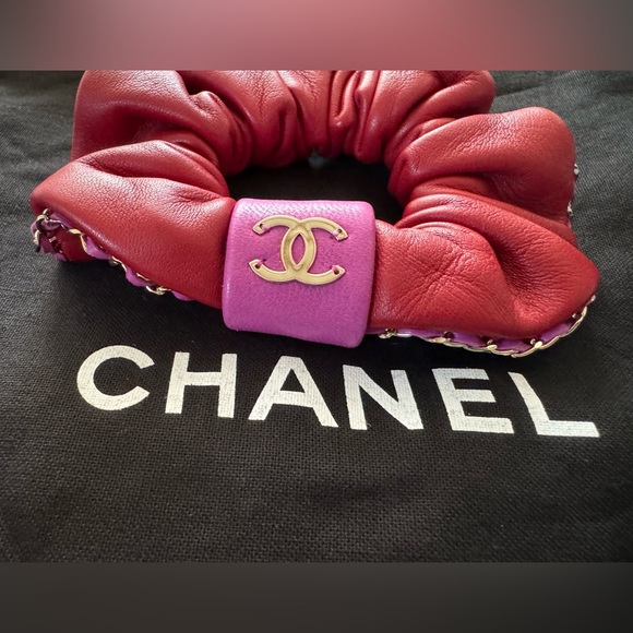 Chanel leather Scrunchie Hair Tie - Picture 2 of 8